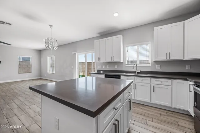 $2,100 | 1013 East Odeum Lane, Phoenix, AZ 85040