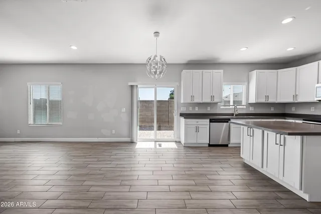 $2,100 | 1013 East Odeum Lane, Phoenix, AZ 85040