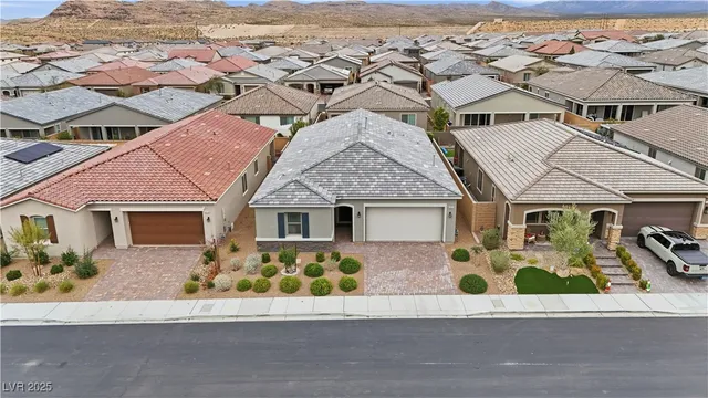 $649,000 | 10121 Ocher Valley Avenue, Las Vegas, NV 89178
