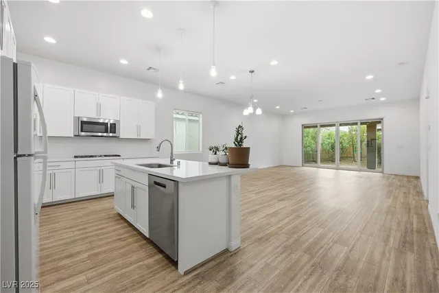 $649,000 | 10121 Ocher Valley Avenue, Las Vegas, NV 89178