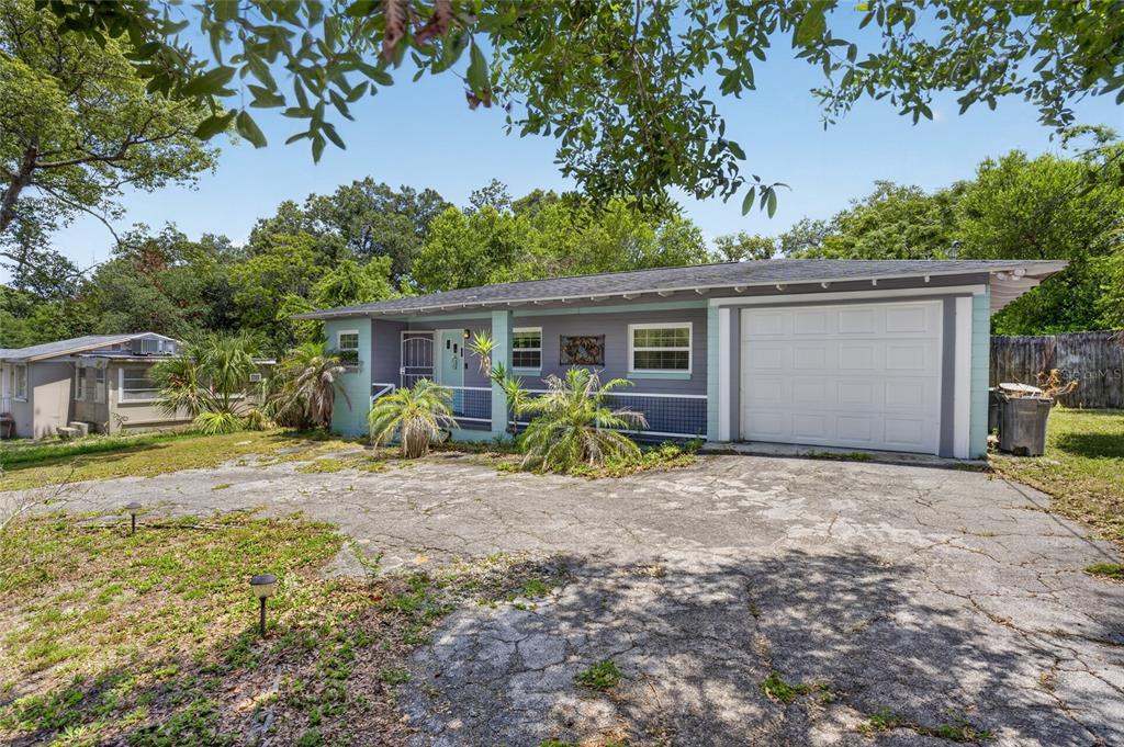 129 Colomba Road DeBary, FL 32713 - Photo 5 of 30