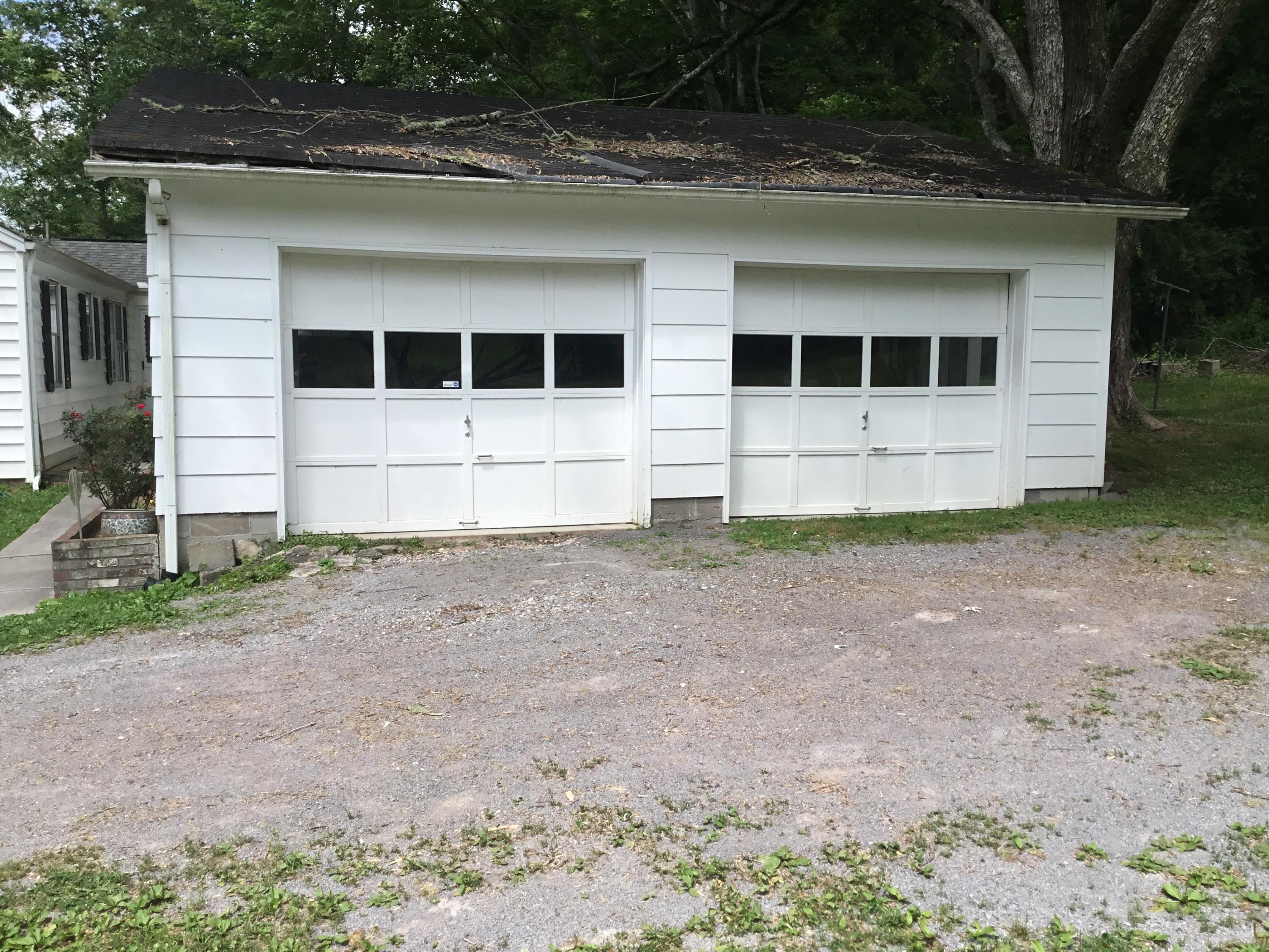 349 Texas Hollow Road Luttrell, TN 37779 - Photo 24 of 36 Garage