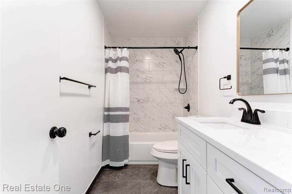 801 West Long Lake Road, Unit 4 Bloomfield Hills, MI 48302 - Photo 15 of 22