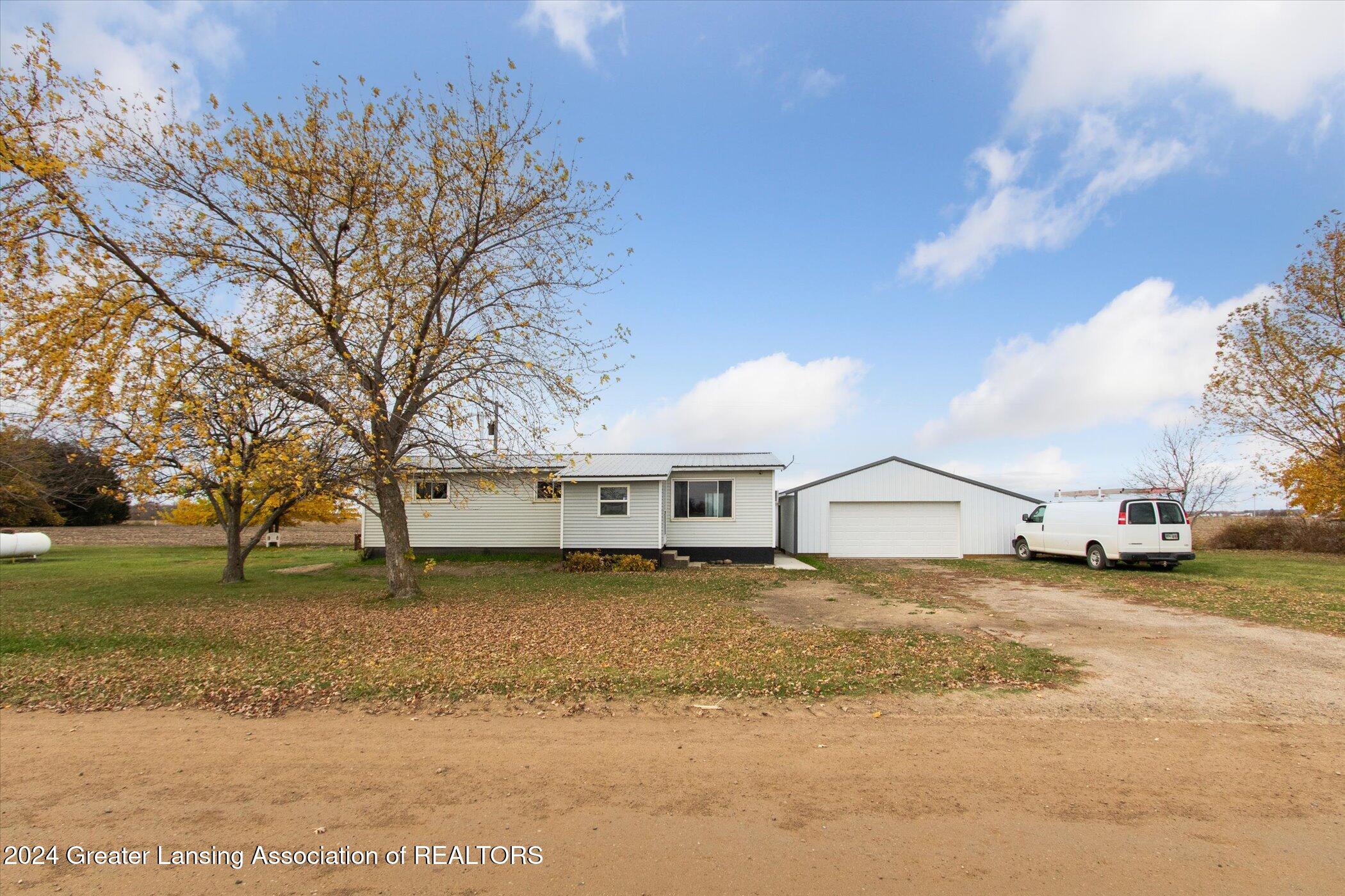 7300 South Rich Road Middleton, MI 48856 - Photo 4 of 36 04-7300-Rich-Rd-Middleton-MI-48856-Windo