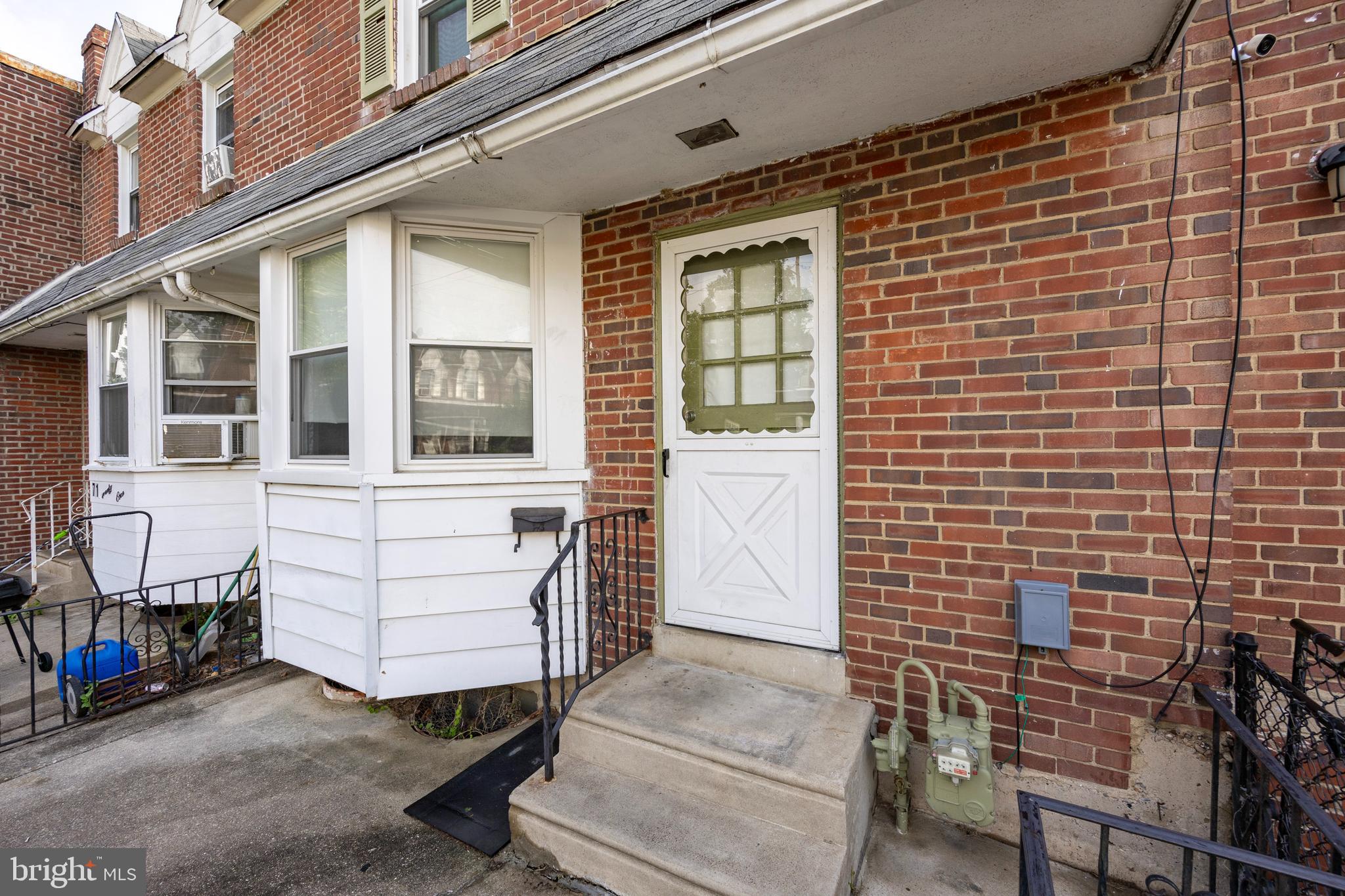 69 Springton Road Upper Darby, PA 19082 - Photo 4 of 15