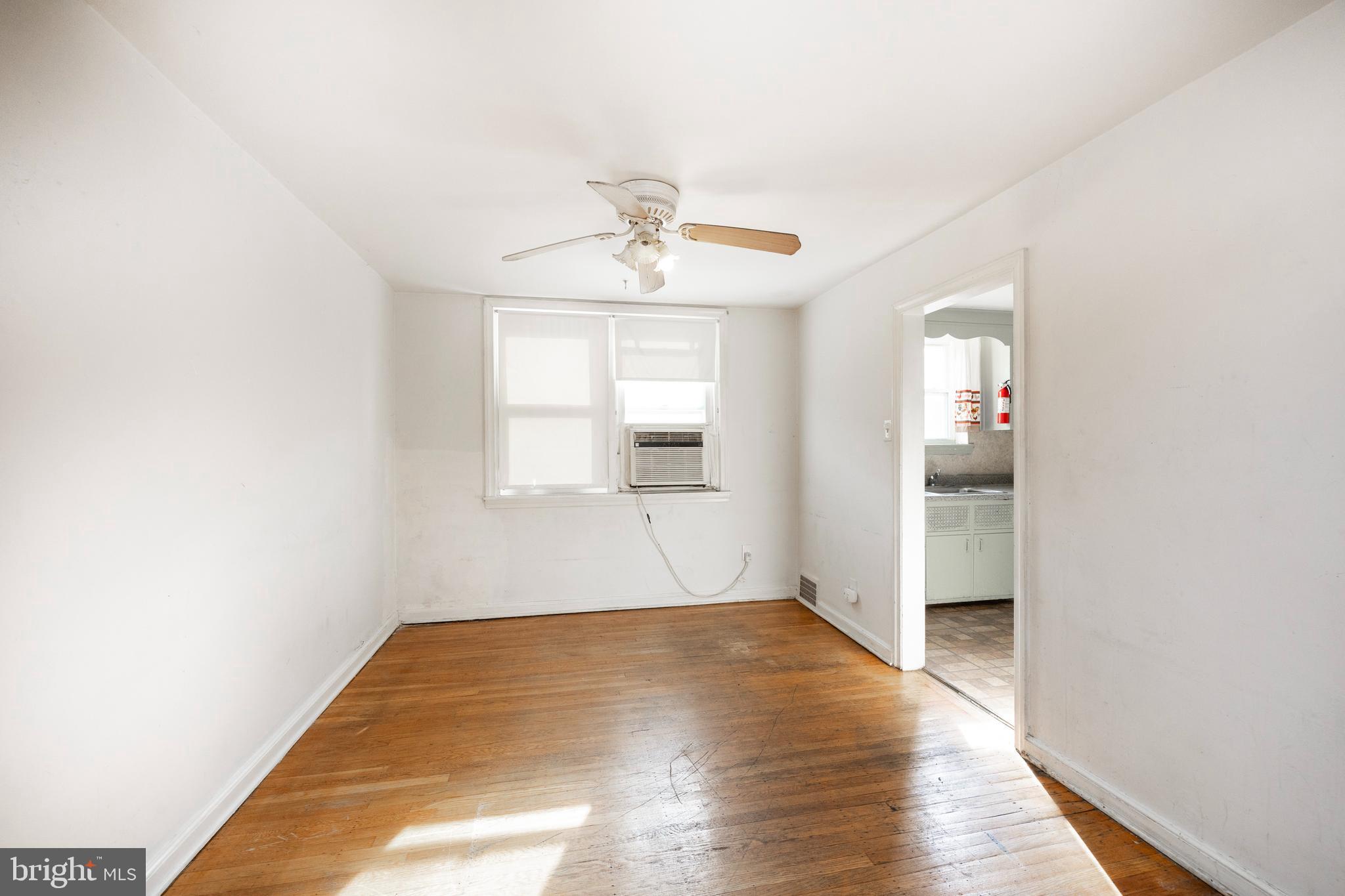 69 Springton Road Upper Darby, PA 19082 - Photo 7 of 15