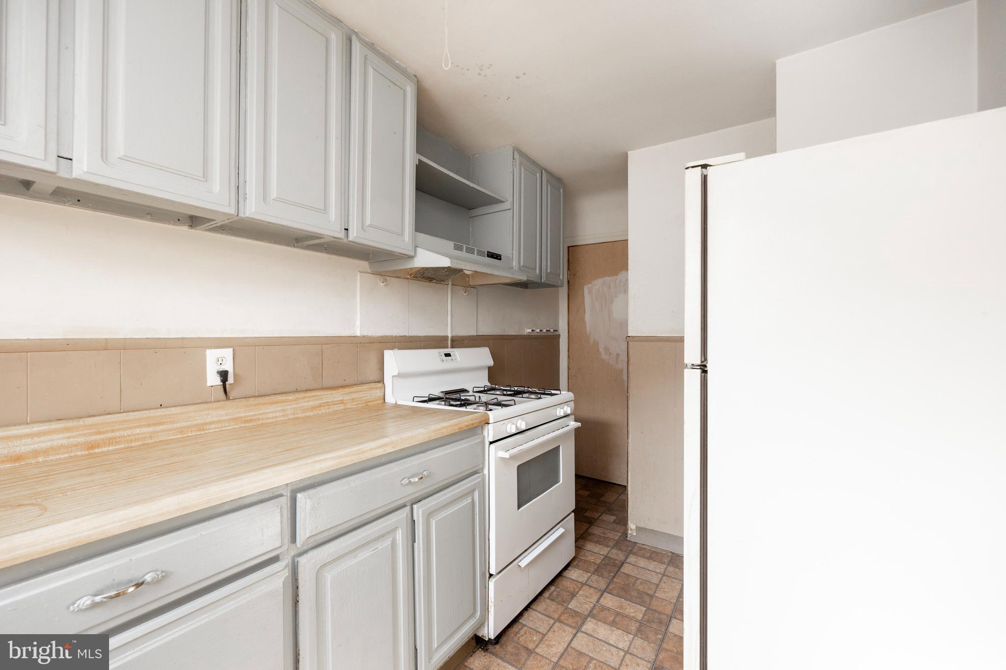 69 Springton Road Upper Darby, PA 19082 - Photo 10 of 15