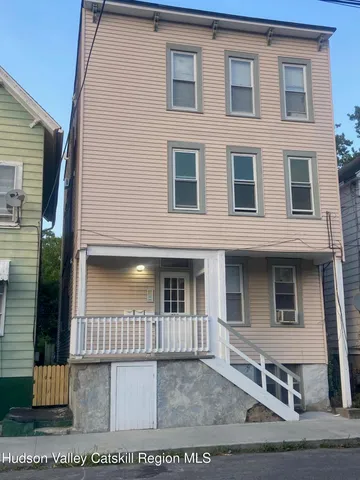 $2,000 | 214 Robinson Street, Unit 2, Hudson, NY 12534