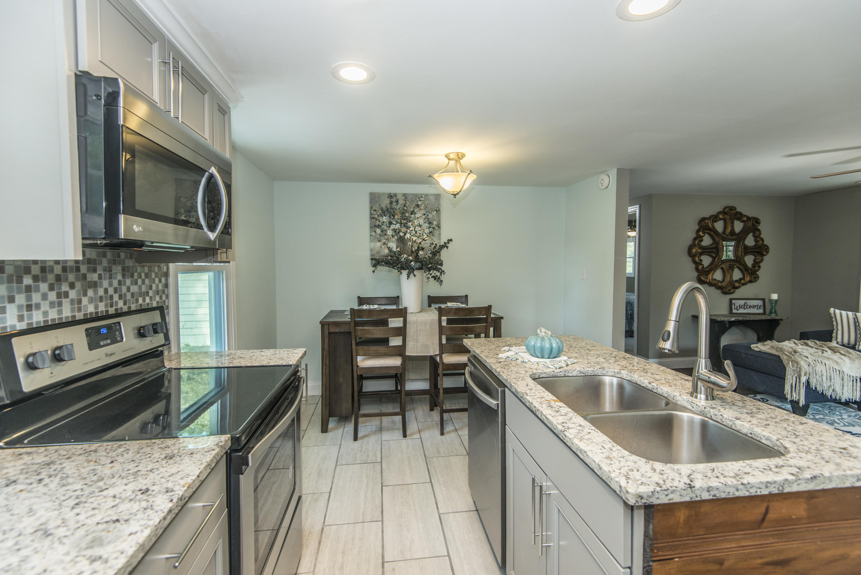 773 East Butternut Road Summerville, SC 29483 - Photo 11 of 49 _DSC0057