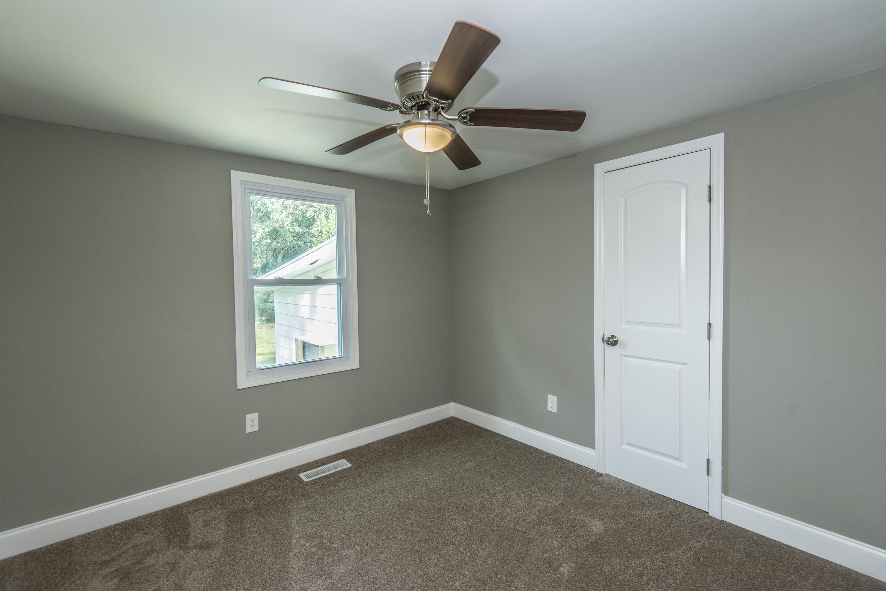773 East Butternut Road Summerville, SC 29483 - Photo 26 of 49 _DSC0041