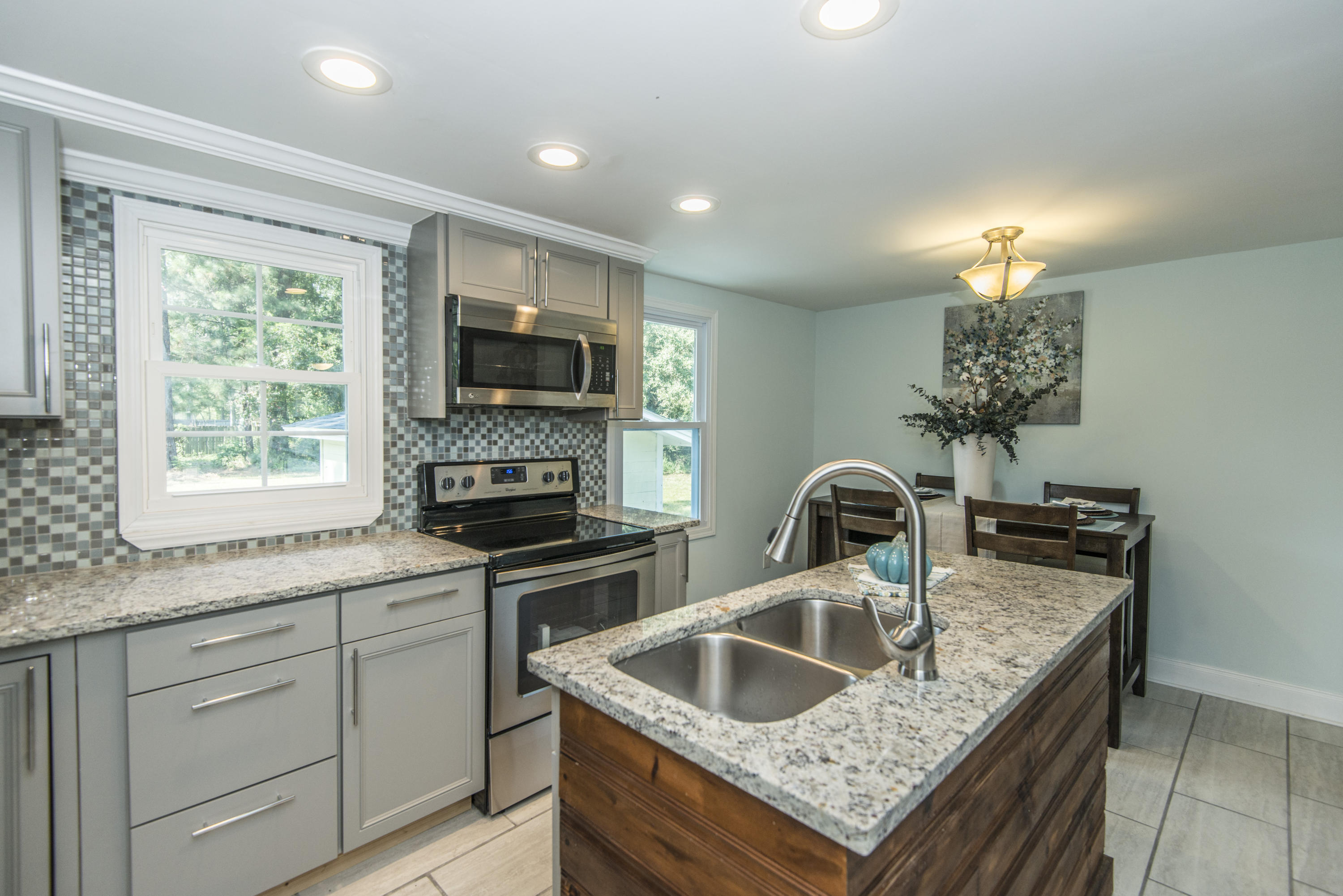 773 East Butternut Road Summerville, SC 29483 - Photo 10 of 49 _DSC0055