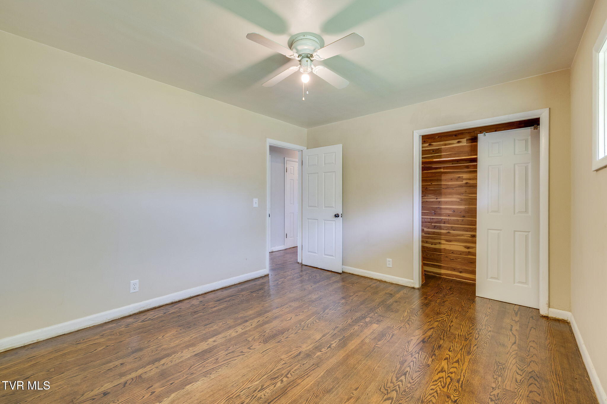 412 Colonial Heights Road Kingsport, TN 37663 - Photo 21 of 29 026