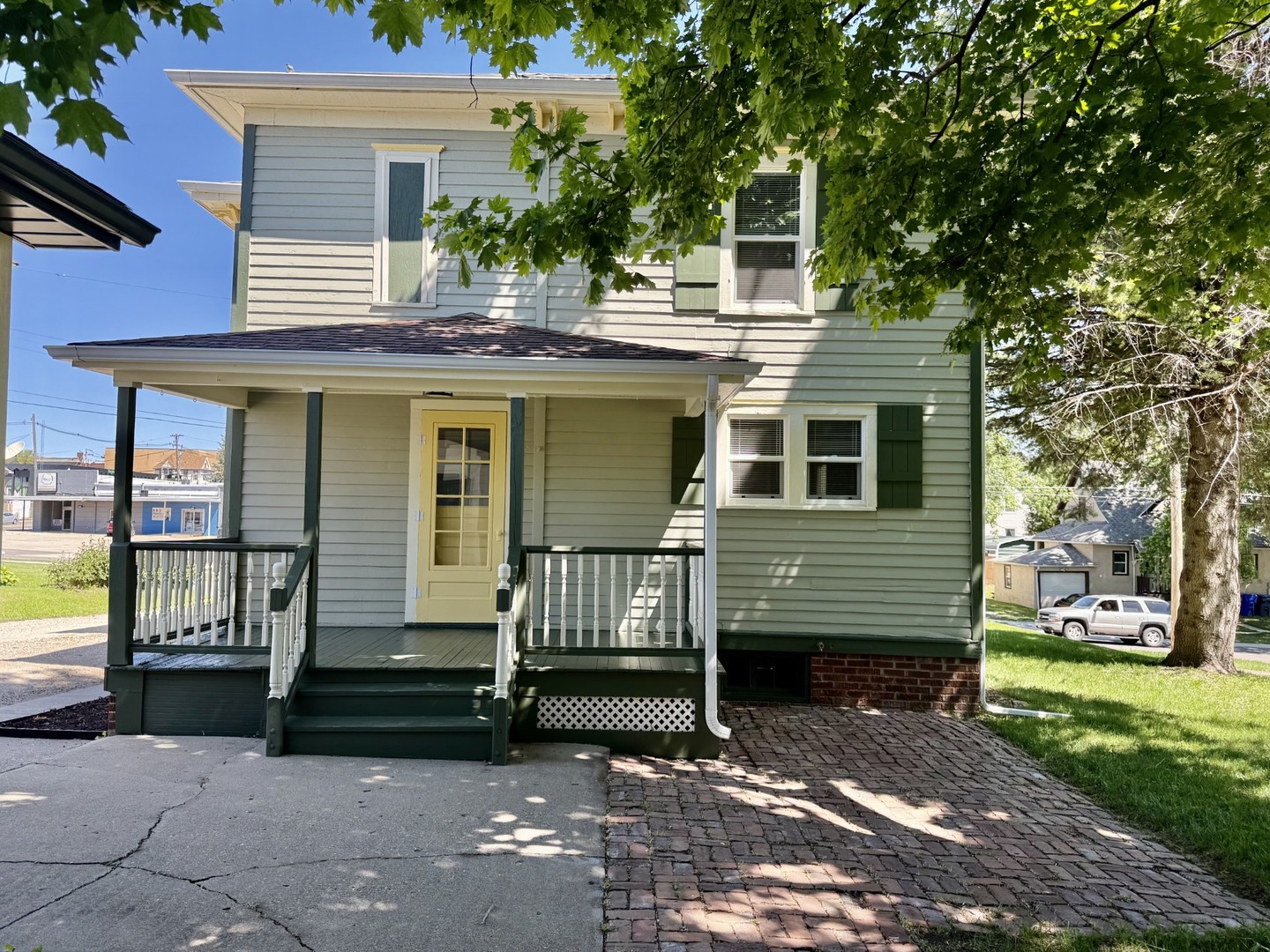115 Lyle Street Kewanee, IL 61443 - Photo 4 of 39