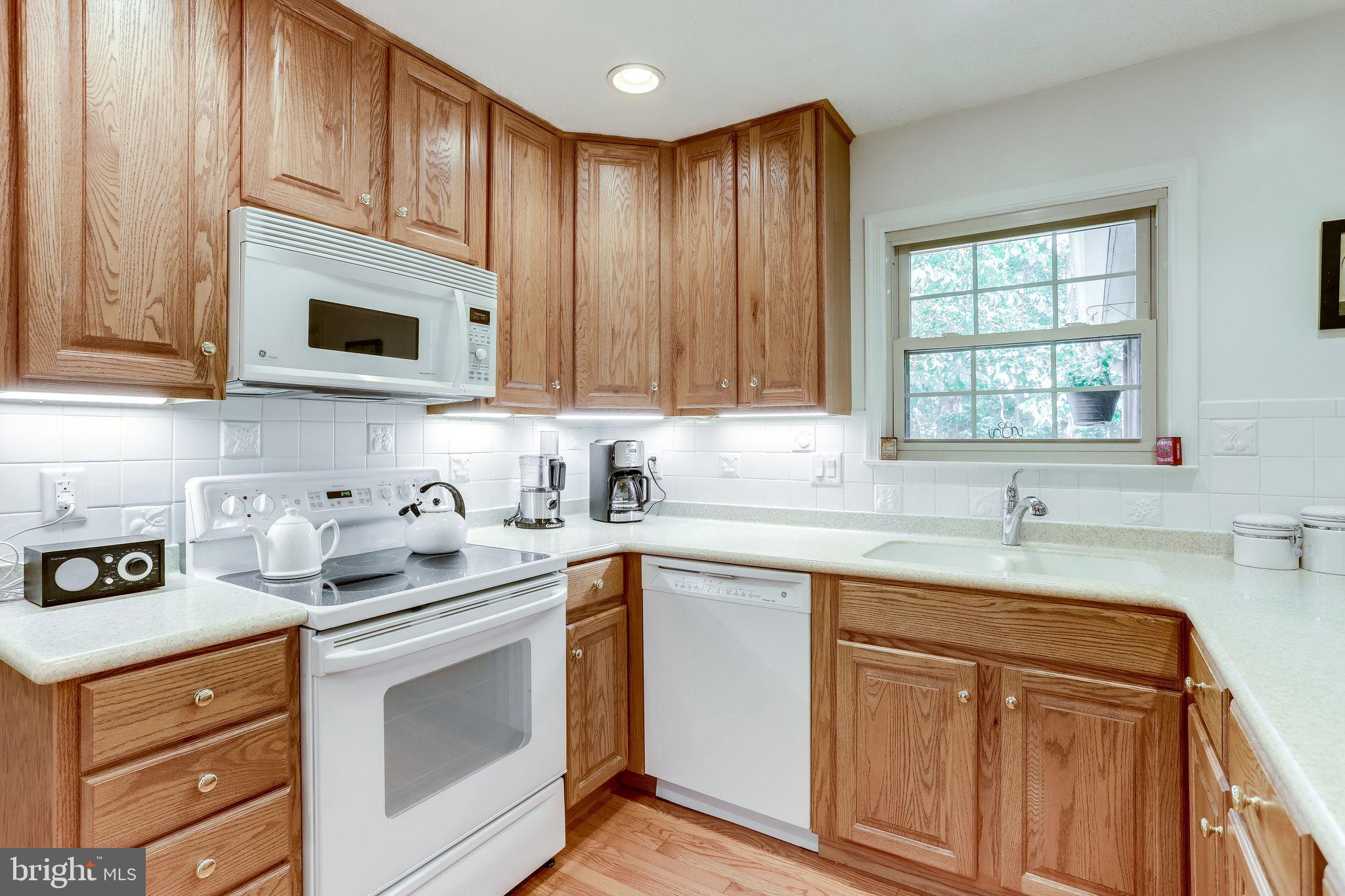 1905 Buckthorn Lane Reston, VA 20191 - Photo 11 of 52 Kitchen with Corian Counters