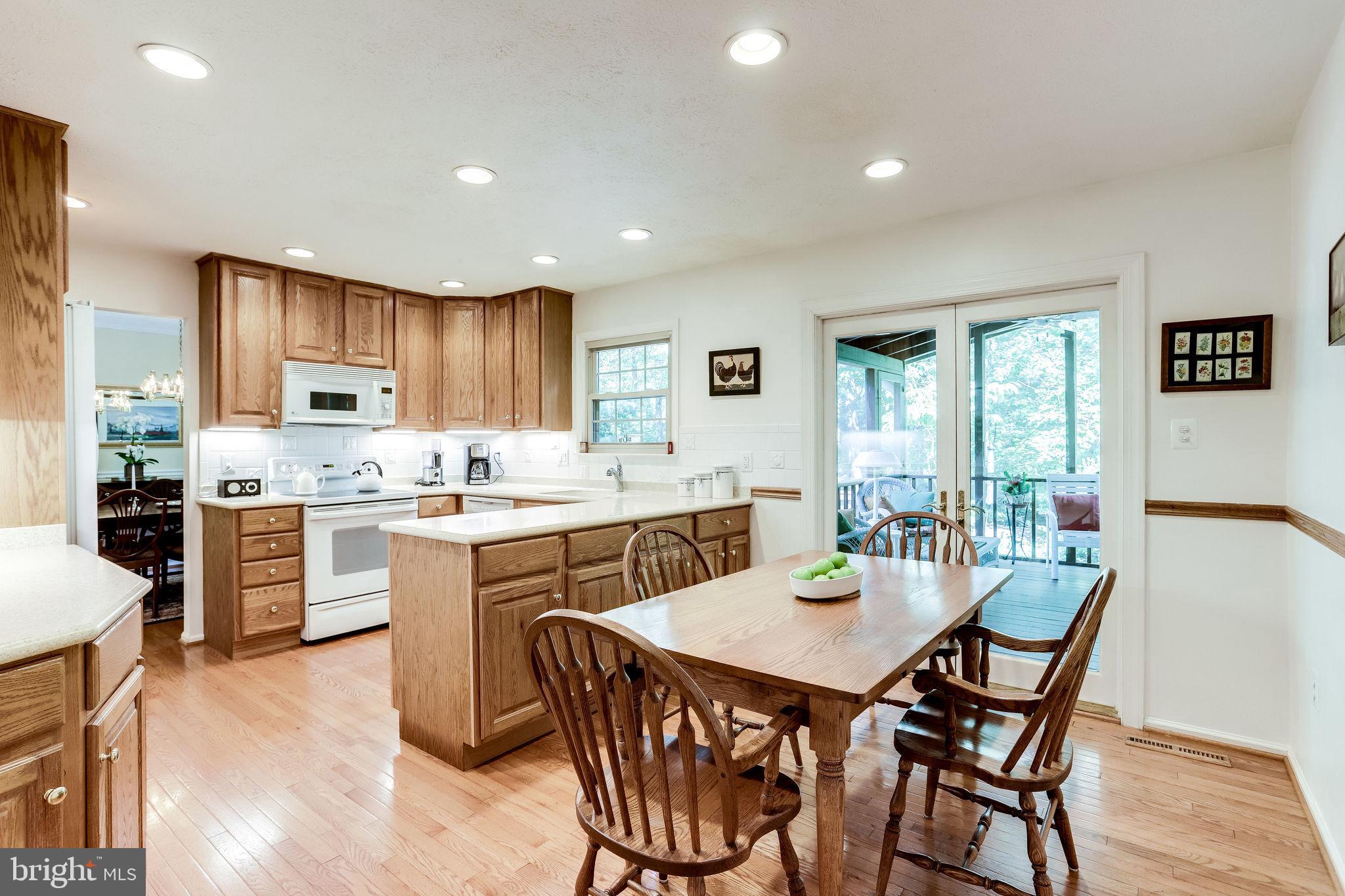 1905 Buckthorn Lane Reston, VA 20191 - Photo 4 of 52 Updated Kitchen