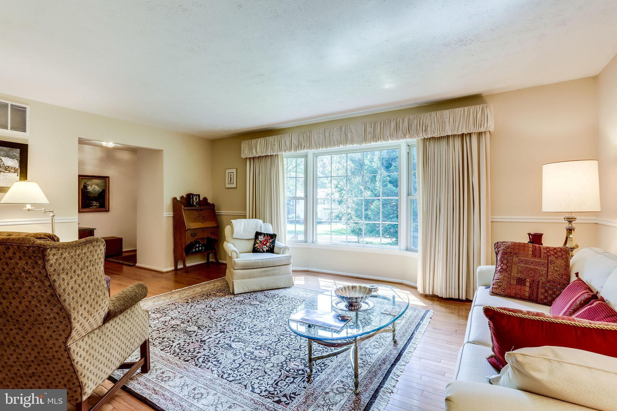 1905 Buckthorn Lane Reston, VA 20191 - Photo 8 of 52 Living Room