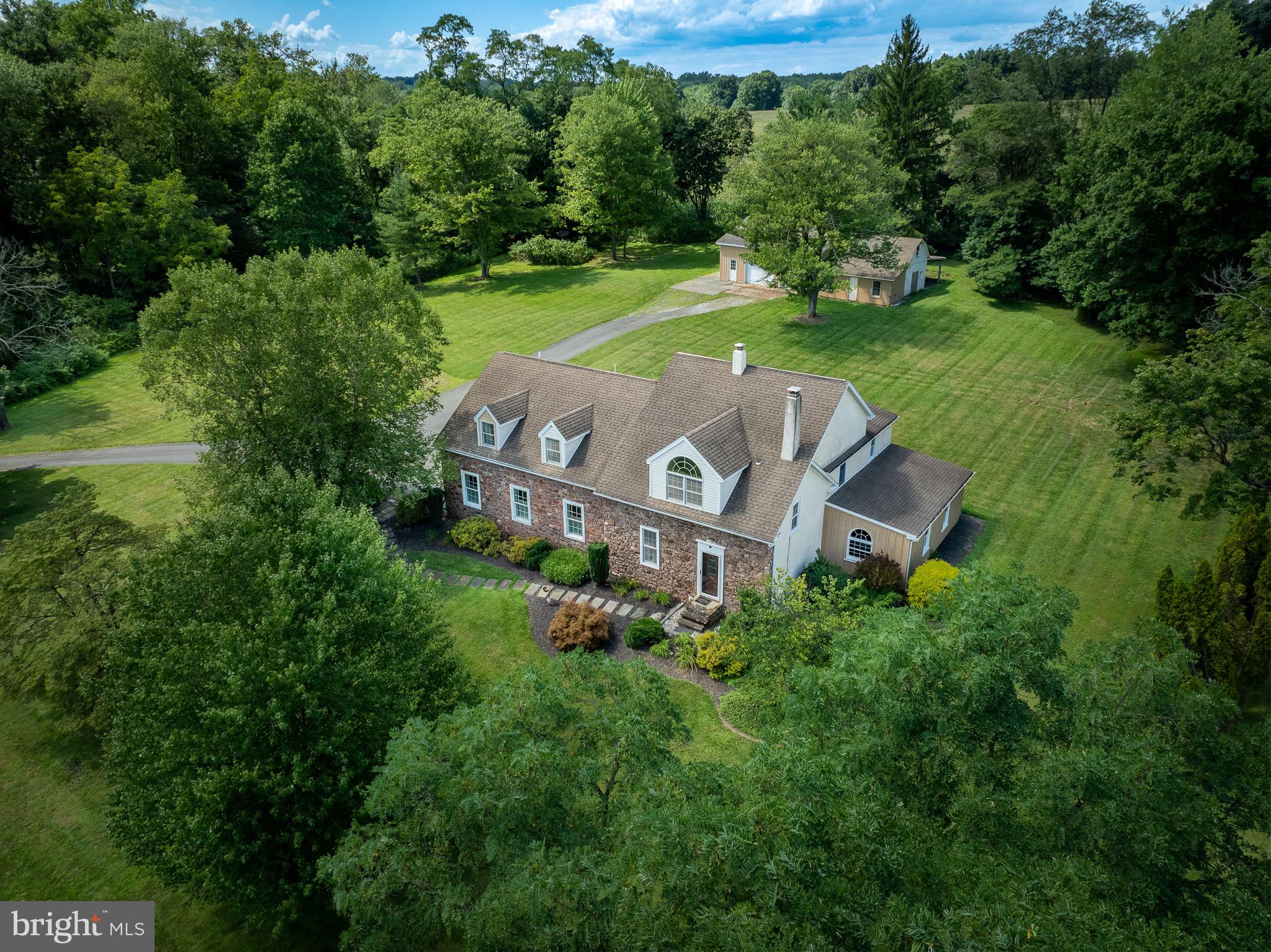 1776 Hopewell Road Elverson, PA 19520 - Photo 2 of 31 Gallery Image 2