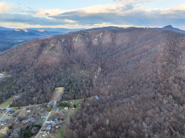 a view of a tennis court