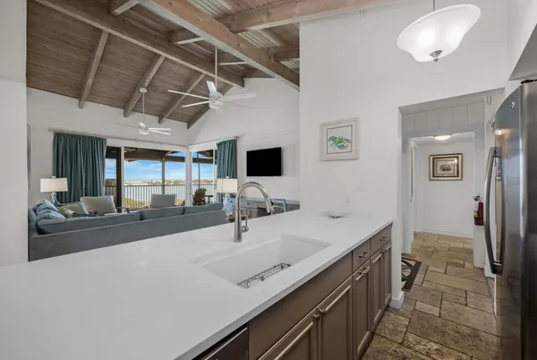$1,075,000 | 4402 Marina Villa Drive, Duck Key, FL 33050