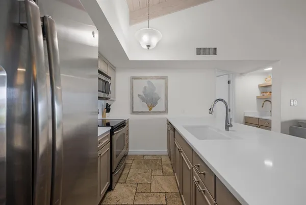 $1,075,000 | 4402 Marina Villa Drive, Duck Key, FL 33050