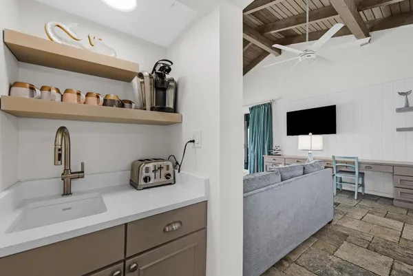 $1,075,000 | 4402 Marina Villa Drive, Duck Key, FL 33050