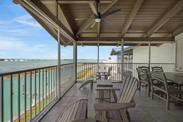 $1,075,000 | 4402 Marina Villa Drive, Duck Key, FL 33050