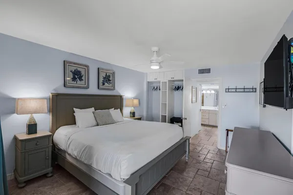 $1,075,000 | 4402 Marina Villa Drive, Duck Key, FL 33050