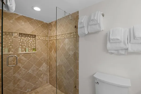 $1,075,000 | 4402 Marina Villa Drive, Duck Key, FL 33050