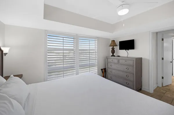 $1,075,000 | 4402 Marina Villa Drive, Duck Key, FL 33050