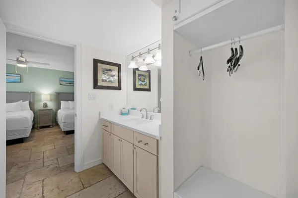 $1,075,000 | 4402 Marina Villa Drive, Duck Key, FL 33050