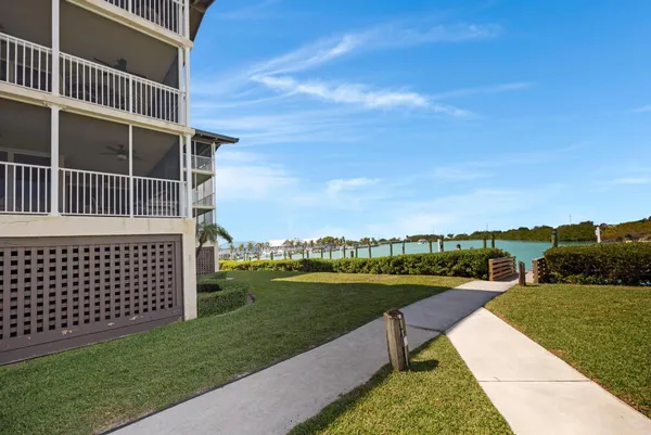 $1,075,000 | 4402 Marina Villa Drive, Duck Key, FL 33050