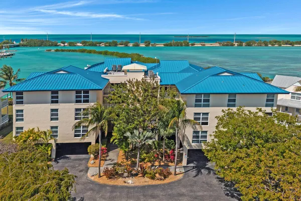 $1,075,000 | 4402 Marina Villa Drive, Duck Key, FL 33050