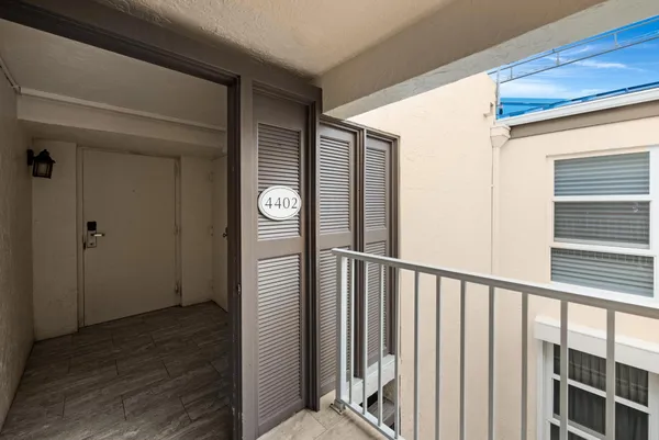 $1,075,000 | 4402 Marina Villa Drive, Duck Key, FL 33050