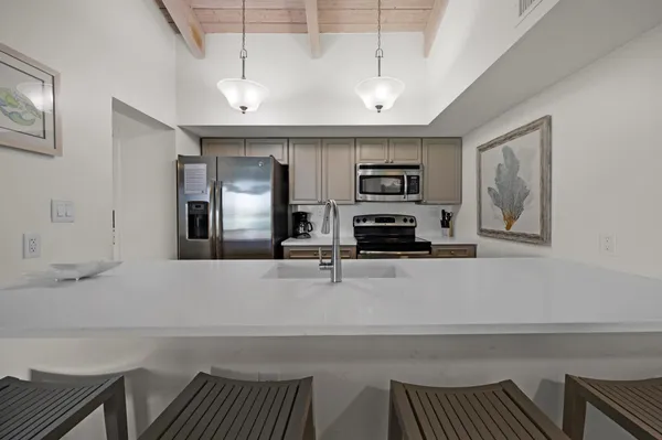 $1,075,000 | 4402 Marina Villa Drive, Duck Key, FL 33050