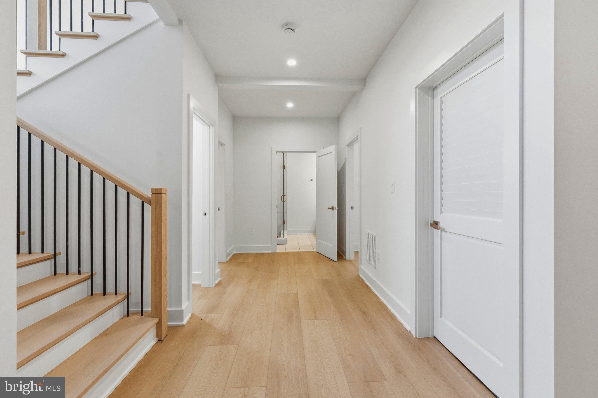 4008 Burke Station Road Fairfax, VA 22032 - Photo 33 of 41 Foyer