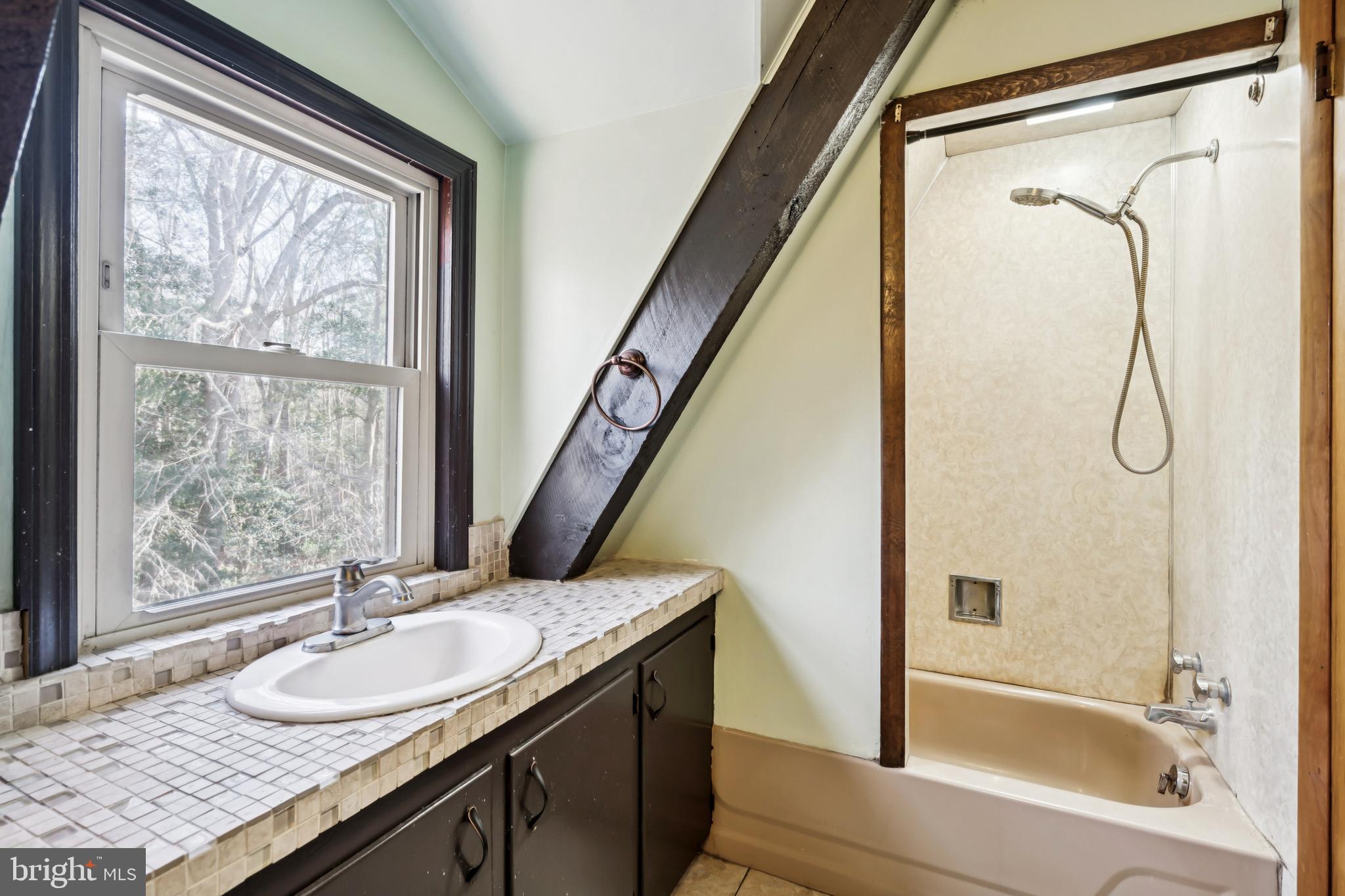 85 Quinton Alloway Road Salem, NJ 08079 - Photo 19 of 24 Upstairs Full Bath