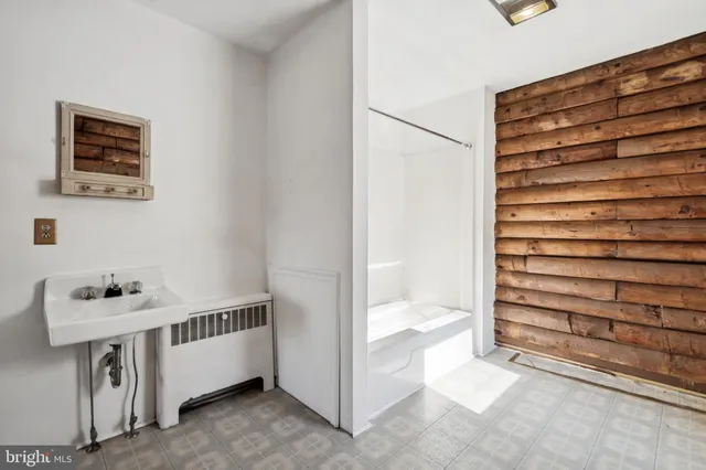 a view of a back yard with green space