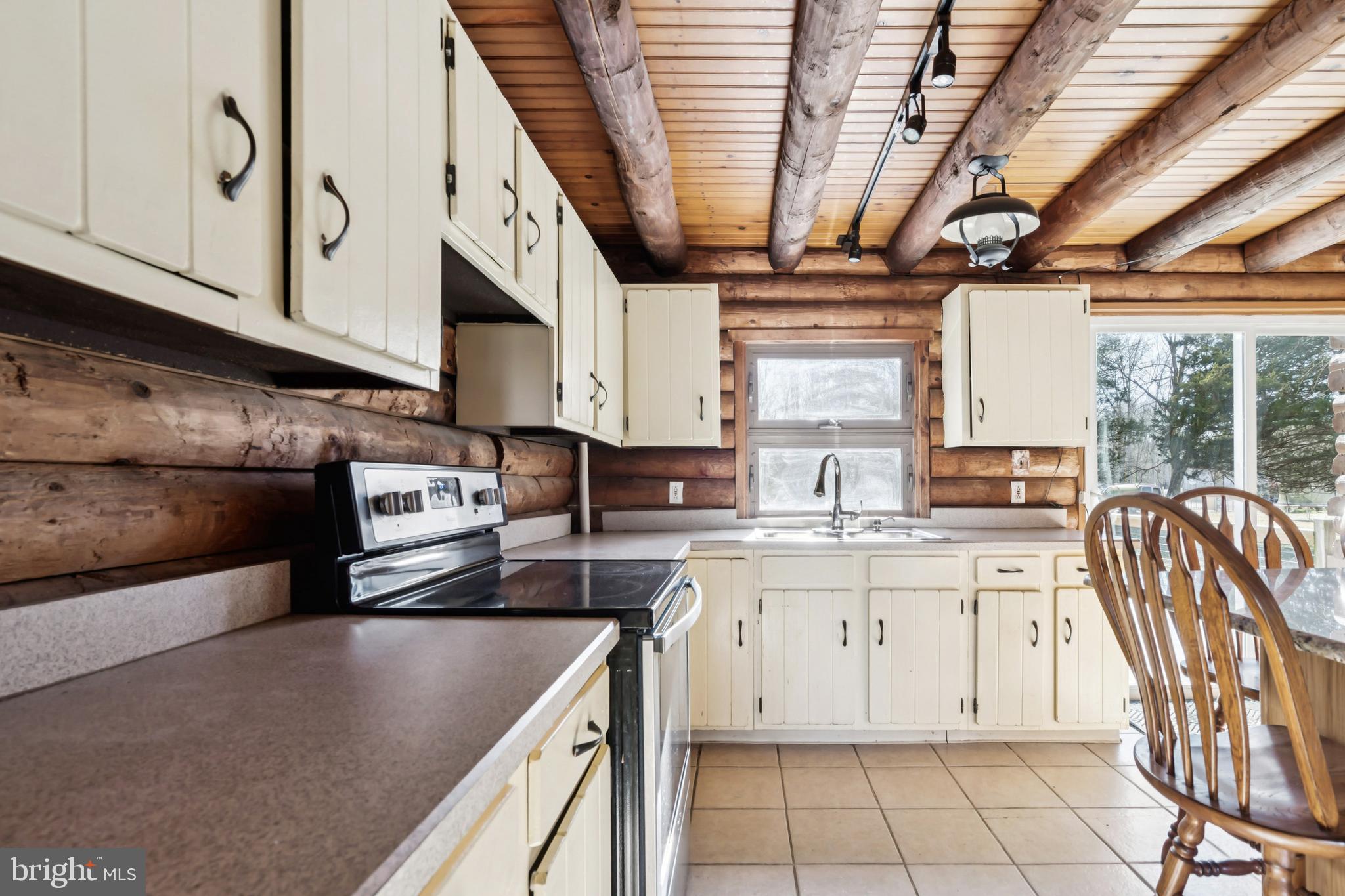 85 Quinton Alloway Road Salem, NJ 08079 - Photo 3 of 24 Spacious Kitchen