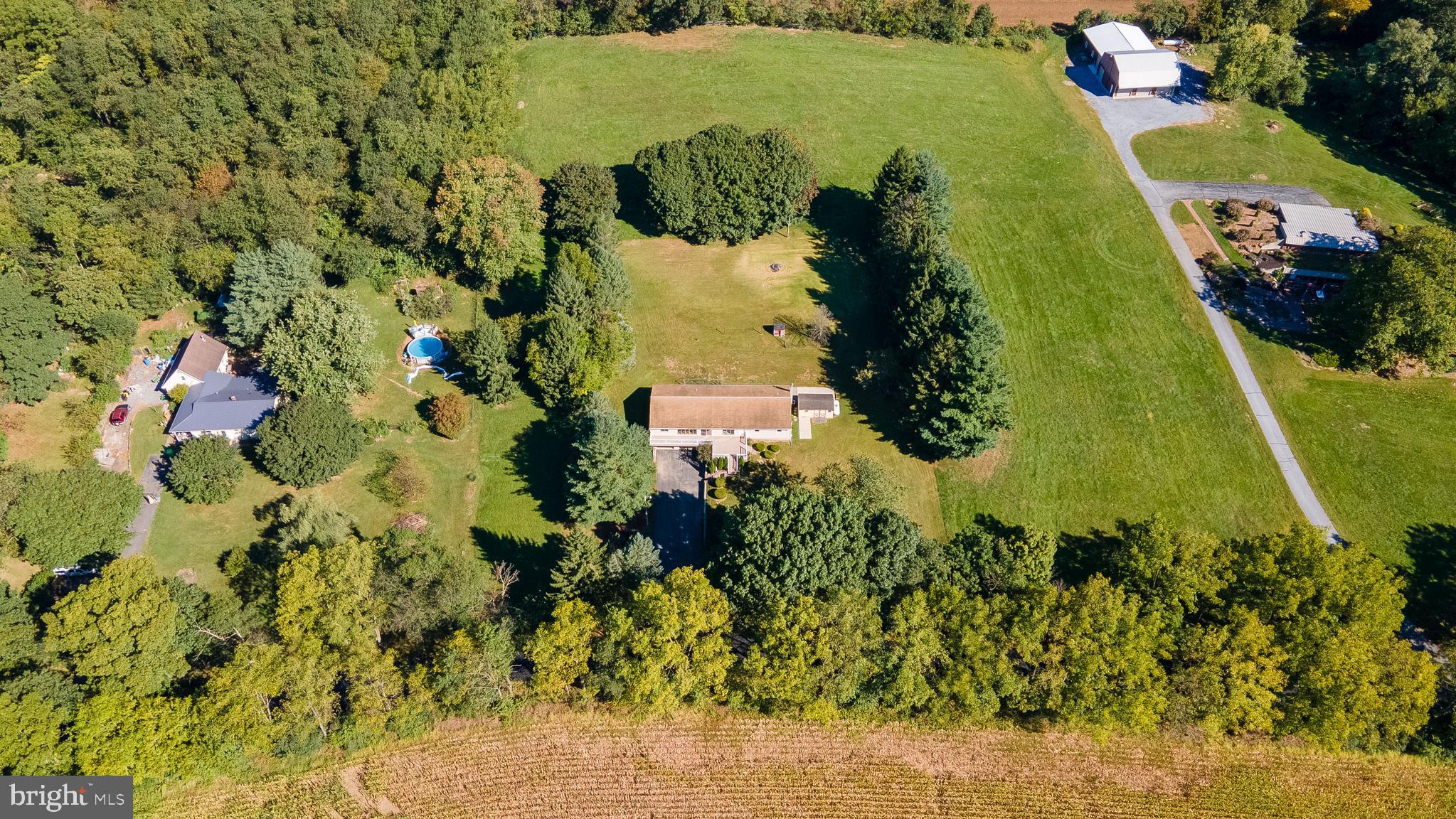 45 West 4 Point Road Womelsdorf, PA 19567 - Photo 2 of 19 Gallery Image 2