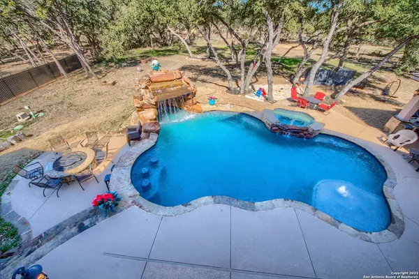 $2,699,700 | 9811 Klein Court, New Braunfels, TX 78132