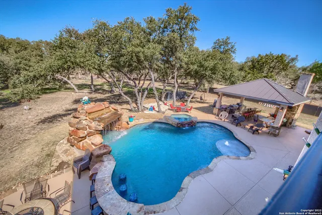 $2,699,700 | 9811 Klein Court, New Braunfels, TX 78132