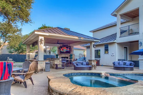 $2,699,700 | 9811 Klein Court, New Braunfels, TX 78132