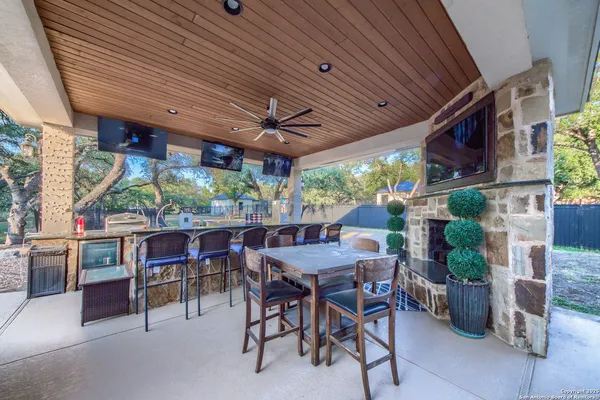 $2,699,700 | 9811 Klein Court, New Braunfels, TX 78132