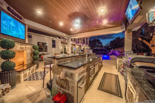 $2,699,700 | 9811 Klein Court, New Braunfels, TX 78132