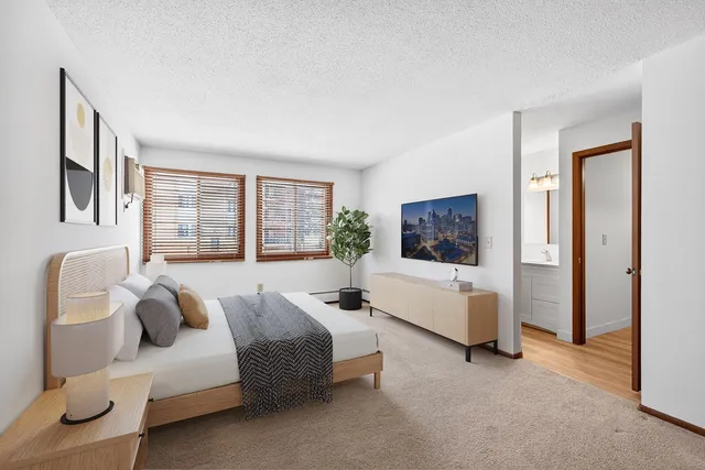 $164,000 | 1903 Silver Bell Road, Unit 121, Eagan, MN 55122