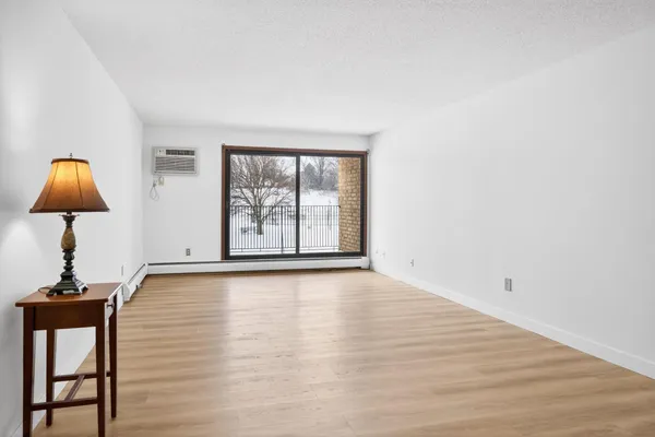$164,000 | 1903 Silver Bell Road, Unit 121, Eagan, MN 55122