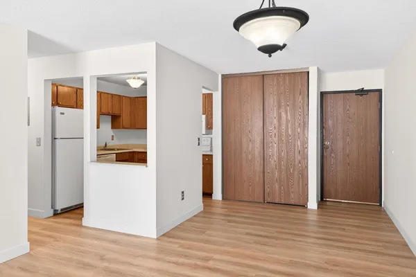 $164,000 | 1903 Silver Bell Road, Unit 121, Eagan, MN 55122