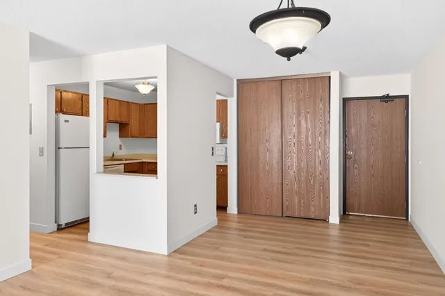 $164,000 | 1903 Silver Bell Road, Unit 121, Eagan, MN 55122