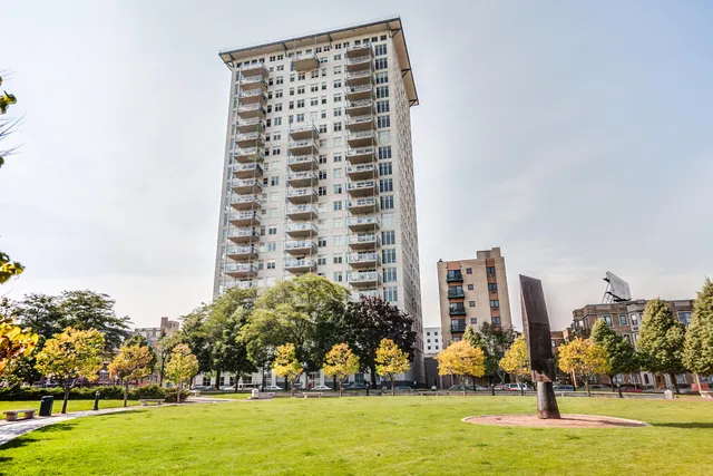 $875,000 | 1313 North Franklin Place, Unit 504, Milwaukee, WI 53202