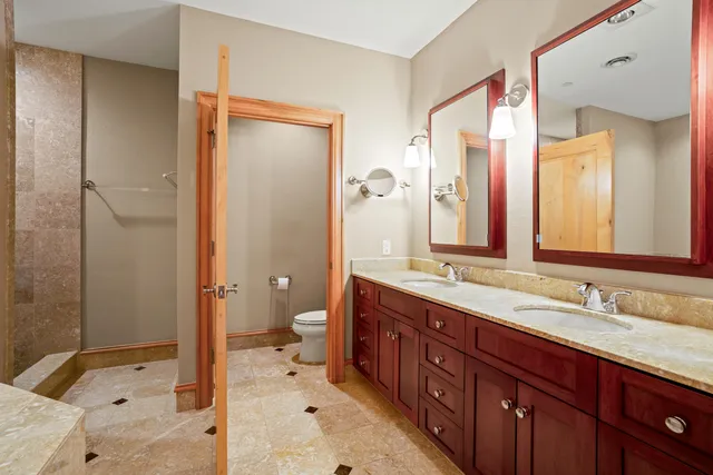 $875,000 | 1313 North Franklin Place, Unit 504, Milwaukee, WI 53202